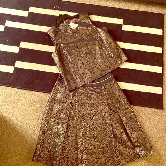 BEAUTIFUL 😍 SKIRT SET - Picture 2 of 4